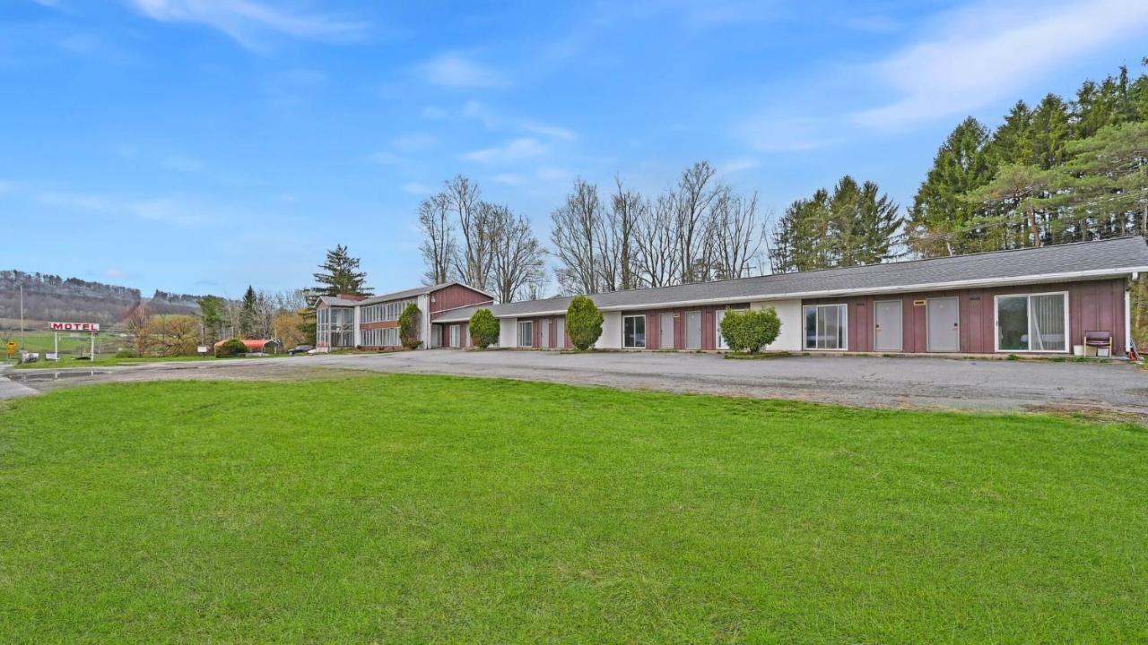 Maplehurst Motel Tunkhannock Екстер'єр фото