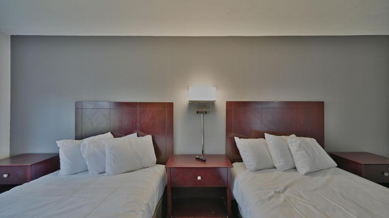 Maplehurst Motel Tunkhannock Екстер'єр фото