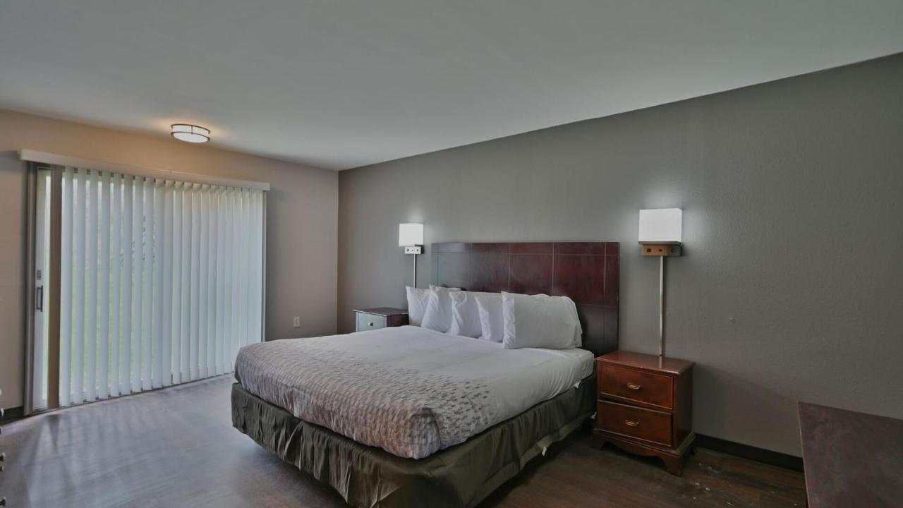 Maplehurst Motel Tunkhannock Екстер'єр фото