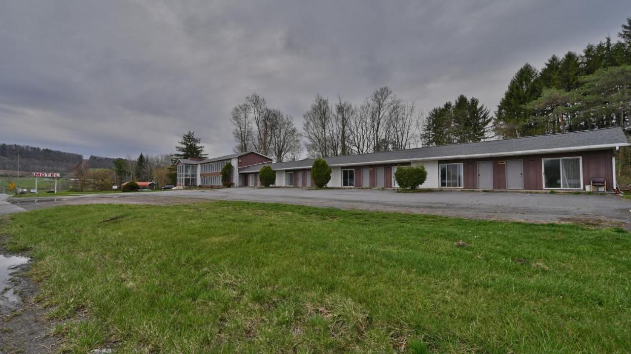 Maplehurst Motel Tunkhannock Екстер'єр фото