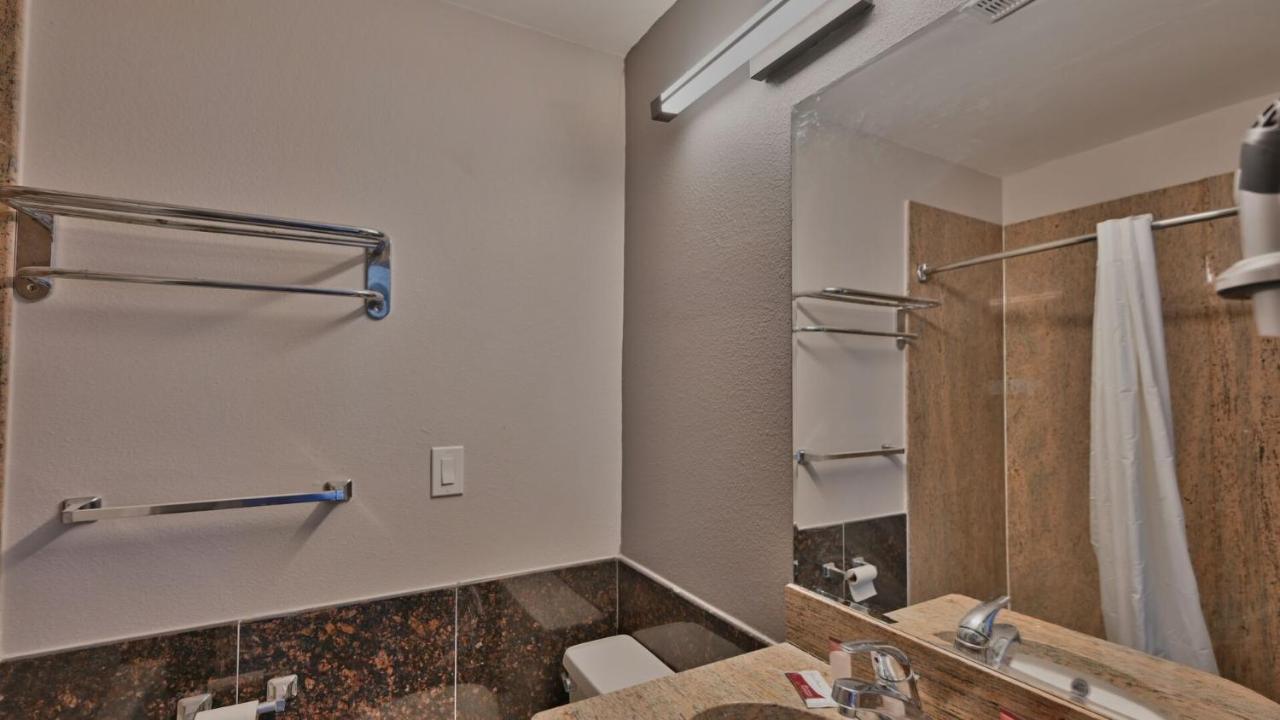Maplehurst Motel Tunkhannock Екстер'єр фото