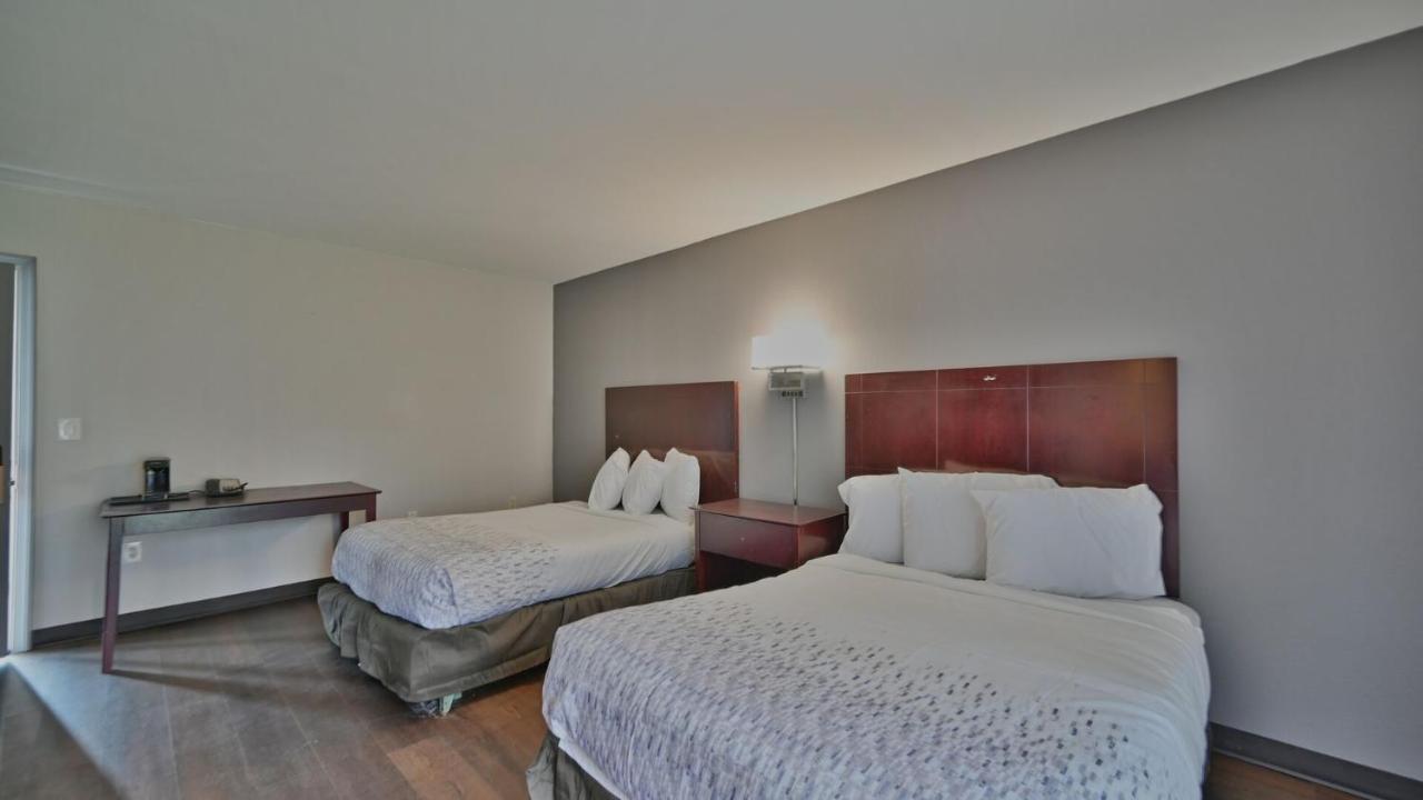 Maplehurst Motel Tunkhannock Екстер'єр фото