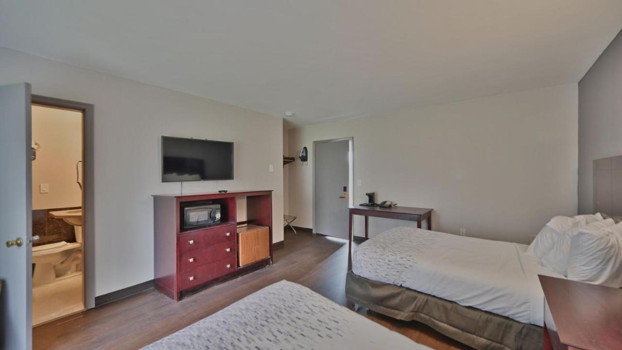 Maplehurst Motel Tunkhannock Екстер'єр фото
