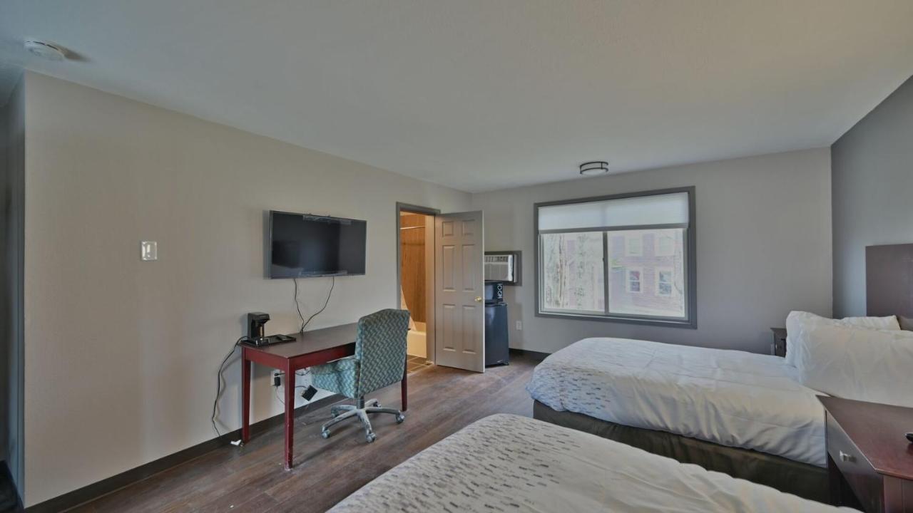 Maplehurst Motel Tunkhannock Екстер'єр фото