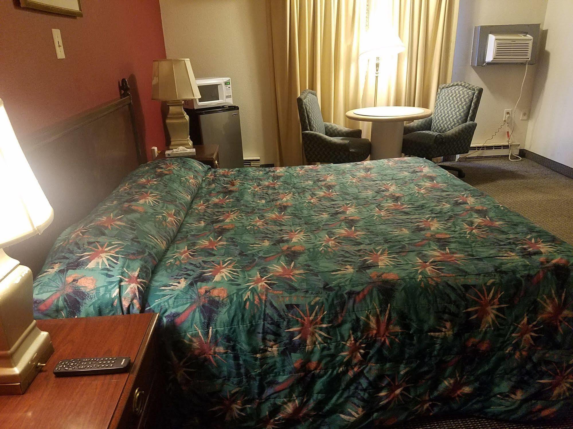 Maplehurst Motel Tunkhannock Екстер'єр фото