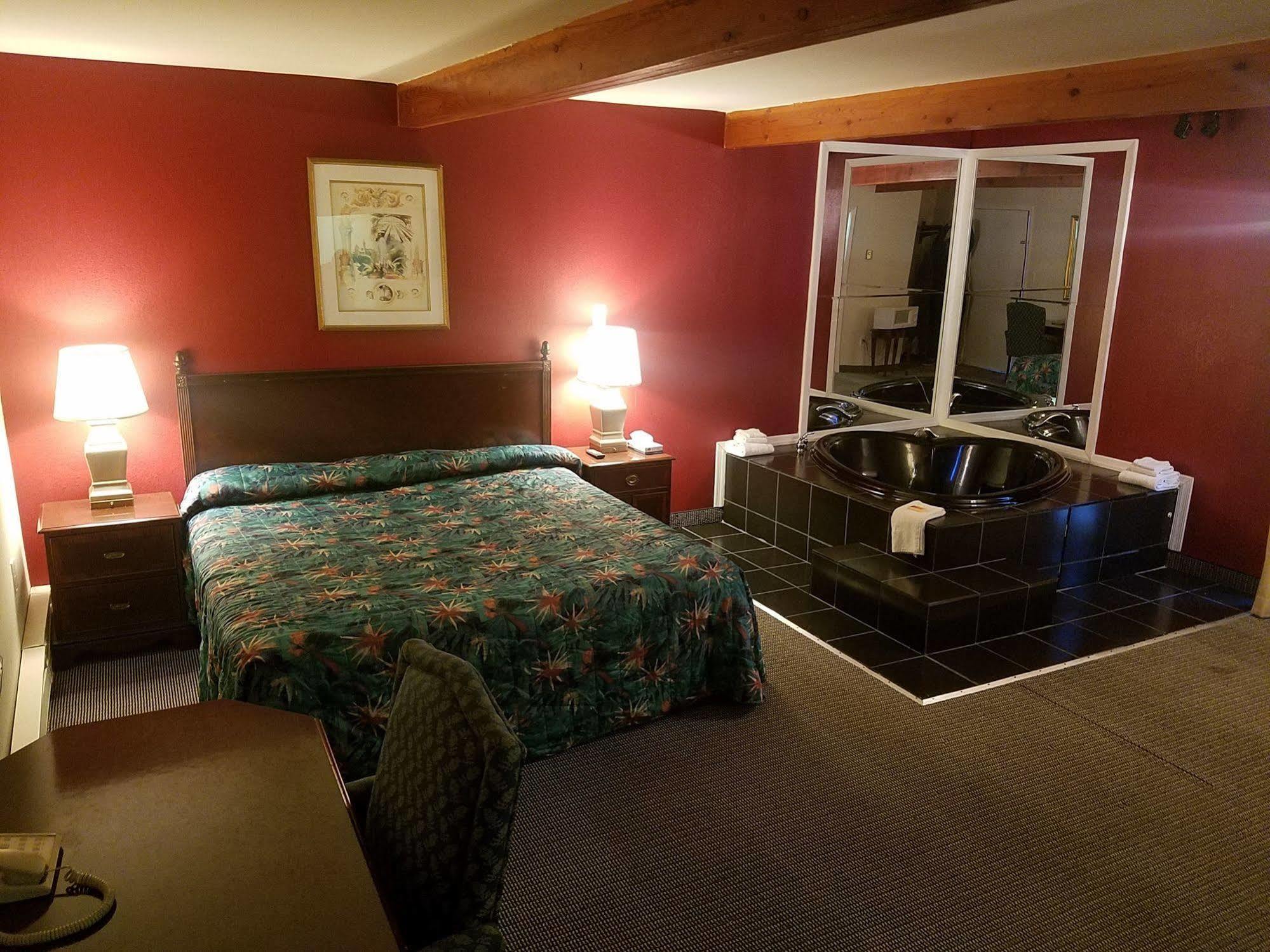 Maplehurst Motel Tunkhannock Екстер'єр фото