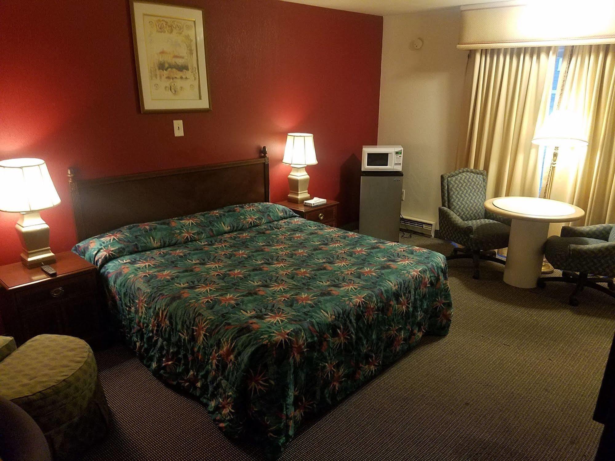 Maplehurst Motel Tunkhannock Екстер'єр фото